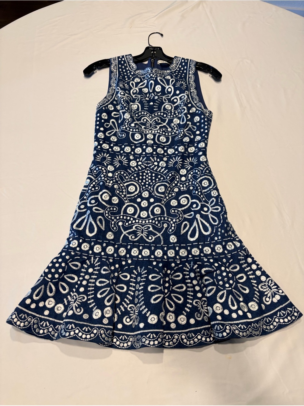Alice + Olivia Rapunzel Embroidered Denim Flounce Mini Dress Blue White Size 0